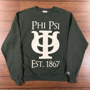 Champion Phi Psi Sweatshirt  - Snygg vintage champion sweatshirt i storlek M! Bara att skriva om du undrar över något🙏