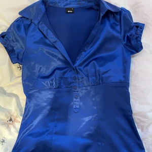 blus - fin blus från gina, bara använd en gång av mig men köpt second hand! 