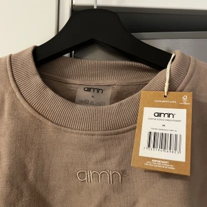Aimn - Helt ny sweatshirt ifrån Aimn, aldrig använd. Mjuk! 