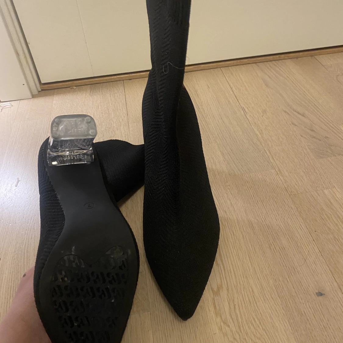 Trendiga skor med transparent klack  - 90