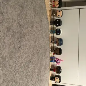 Säljer mina funko pop jättebra rum decoration säljer 50-70 kr styck