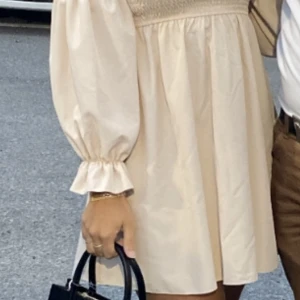 Klänning  - Besh klänning 