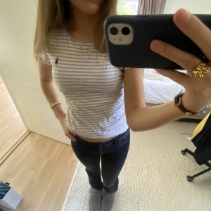 Ralph lauren T-shirt  - Ljusgrå randig Ralph lauren T-shirt. Jättegullig och härligt material ❤️