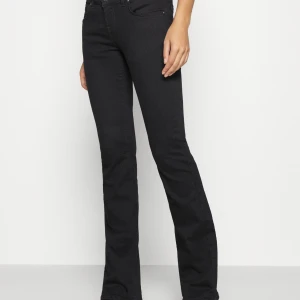 Low rise LTB  - Säljer mina lågmidjade LTB jeans, för 899! Dem är helt nya!🫶🏾kontakta för bilder