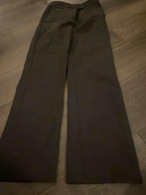 Kostymbyxor  - Bra skick fina lätta och utvidga 