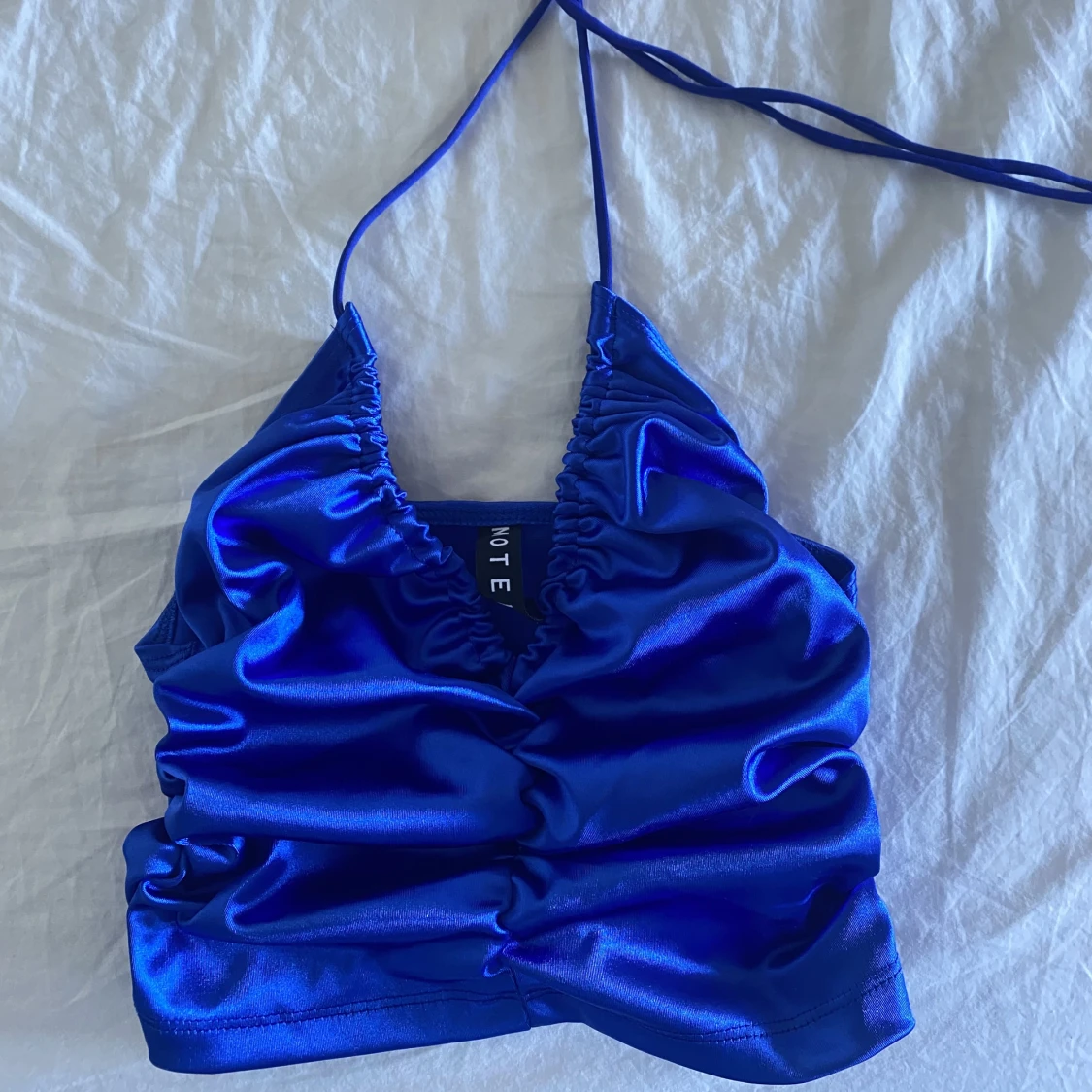 Blå satin crop top - 90