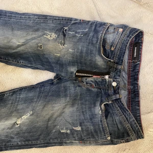 Äkta dsquared2 jeans  - Kan skickas/mötas Betalare betalar frakt😊