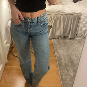 Zara jeans  - Jeans från zara 
