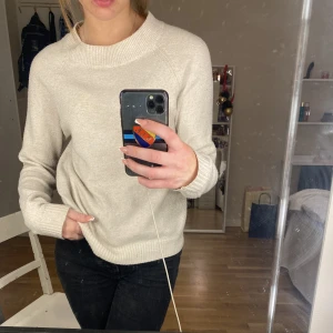 Stickad tröja - Jätteskönt o fin stickad tröja från vero loda i bra skick