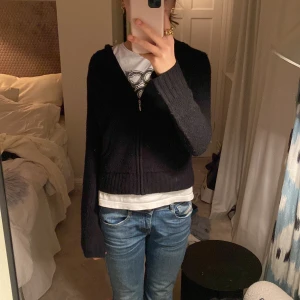 Zip-up hoodie - From future zip-up hoodie köpt förra året som är i bra skick.