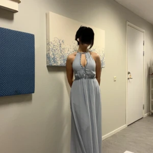 Bal klänning - Köpte extra balklänning Vill ni ha bild när jag har på mig den så kan jag lösa det! Kan mötas upp i Göteborg centrum.