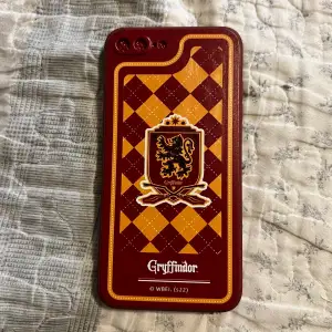 Helt nytt iphone 7 plus / 8 plus skal med gryffindor tryck på (harry potter). FRAKT 15 kr