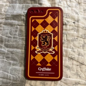 Iphone 7 plus / 8 plus skal gryffindor harry potter - Helt nytt iphone 7 plus / 8 plus skal med gryffindor tryck på (harry potter). FRAKT 15 kr