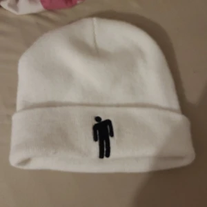 Billie eilish mössa - Helt ny har bara använt den 5 gånger ny tvättat frakt 13 kr
