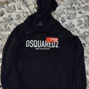 Dsquared2 Hoodie XL - Ny var för liten för mig, italienskt märke, den e mer som Large