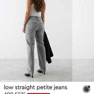 Söker dessa jeans i storlek 36!!! Skicka gärna om ni har🥰🥰🥰