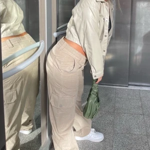 Cargo byxor - Säljer dessa cargos i storleken 38/M.