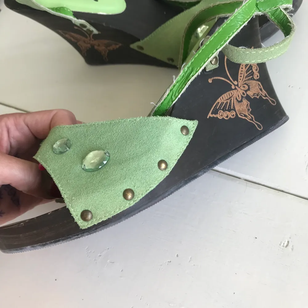 Gröna sandaler stl 40 fint skick . Övrigt.