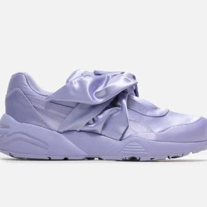 Fenty by Rihanna - Obs lånade bilder!  Snygga skor från Puma (fenty by Rihanna) köpta i los angeles, mycket lite använda. Kommer egna bilder inom kort. Pris kan diskuteras men skambud undanbeddes. Betalas med Swish! 