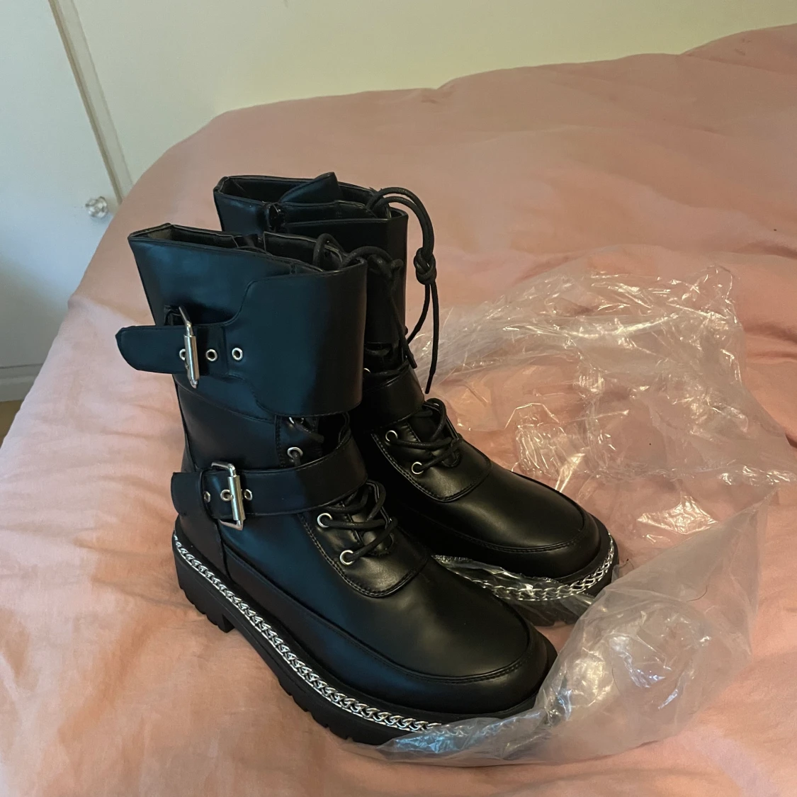 Helt oanvända kängor - 91