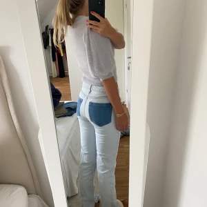 Lågmidjade jeans  - Lågmidjade jeans med coola fickor och slits❤️