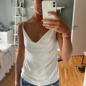 Vit festtopp  - Vitt linne från Zara 