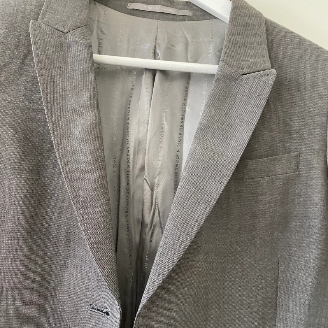 Kostym grå storlek 36 (Tiger of Sweden) - 91