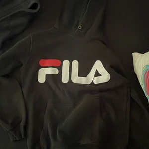 Fila hoodie  - Säljer billigt 