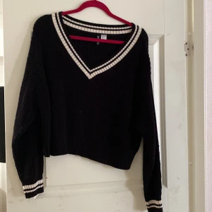 Stickad tröja  - Jätte fin stickad ströks från hm