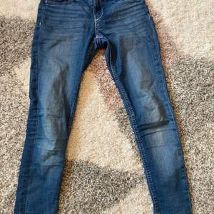Ett par fina jeans som inte har använts på ett tag💗