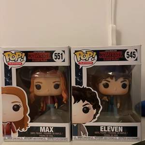 Eleven och Max pop figurer från säsong 2 av stranger things. Uppe i högra hörnet på Elevens låda är det lite buckligt men annars är de i bra skick. 120kr/st, båda för 200+frakt🤩💗