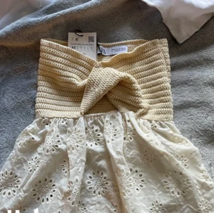 Zara topp - Denna jätte fina toppen från zara topp strlk xs. Aldrig använd. INSTRESSEKOLL. Kommer inte sälja under 300💗