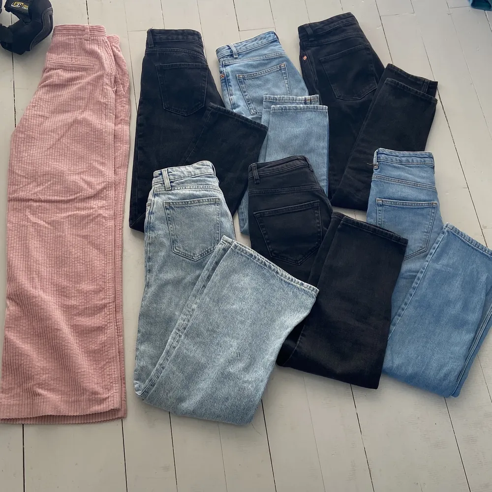 Säljer en massa jeans/byxor från Gina/monki/hm till ett bra pris så in och kolla min profil! 💞🌟🌟💞💞💞. Jeans & Byxor.