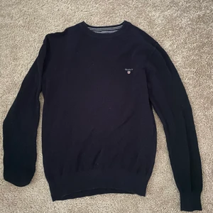 Gant tröja - Tröja ifrån gant och köpt hos kidsbrandstore. Super fint skick nypris 699kr
