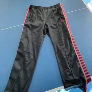 Needles Trackpants  - Needles Trackpants Black/Pink Storlek L
