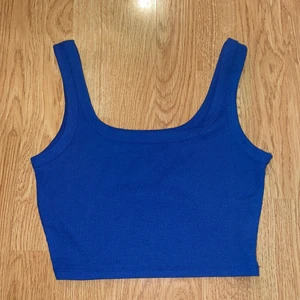 Blått linne - Jättefint blått vanligt linne som aldrig kommit till användning för jag glömt bort att jag har det❤️