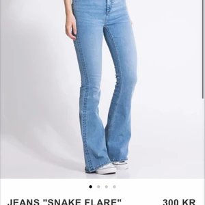 bootcut jeans - blå bootcut jeans, köpta för 300kr. ny skick