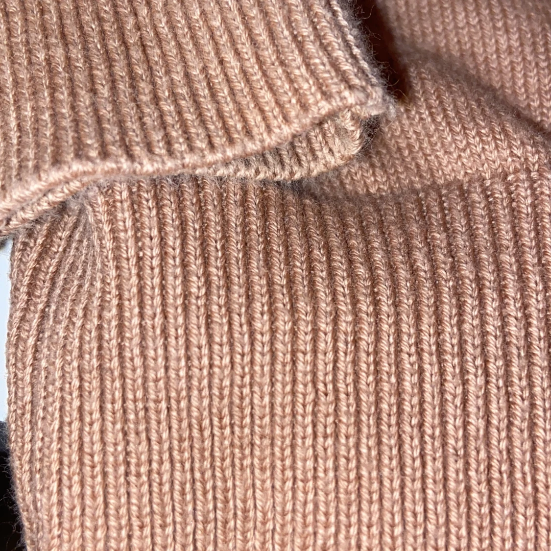 Brun kofta med knappar  - 91