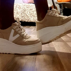 V-style shoes - It's abit uncomfortable if you don't wear socks. It's still new because i dont have the motivation to wear them at all. I'd rather resell