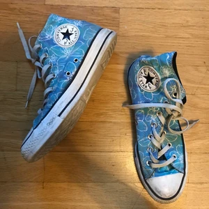 Gulliga converse skor - Gulliga converse i storlek 39<3