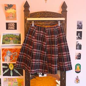 Söt rutig kjol från 70-talet ☀️ I använt, men gott skick❣️