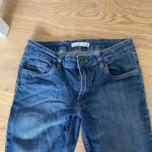 Lågmidjade jeans - Lågmidjade jeans köpa second hand☺️