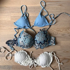 Bikinis - Den vita såld!! Den första bikinin är i storlek S, finns trosor till. Aldrig använd då den är för liten. Den andra bikinin är i storlek 80B. Finns trosor till. Denna är heller aldrig använd. 1 för 40 båda för 70 