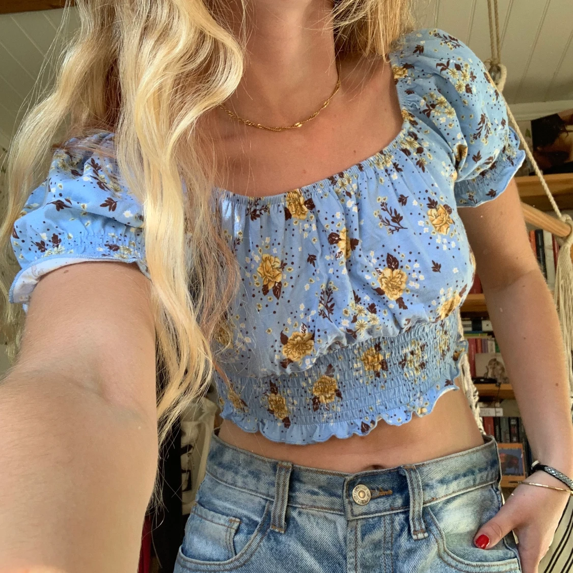 Ljusblå och blommig sommartopp!