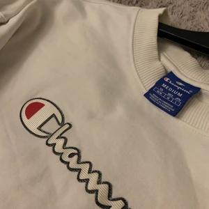Champion sweatshirt  - Köptes nyligen. Används aldrig. Bättre att tröjan får en ny ägare.