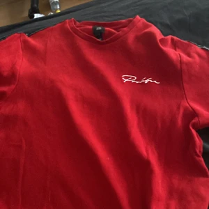 River Iland tröja - Säljer denna tröja som jag köpte fär länge sen och inte blivit använd så mycket, den är i väldigt bra skick. Kan mötas i stockholm.