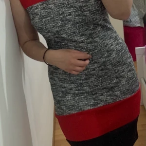 Klänning  - Har använt en gång 