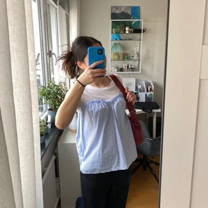 Lindex topp - Använt bara ett fåtal gånger så toppen är i nyskick🥰 