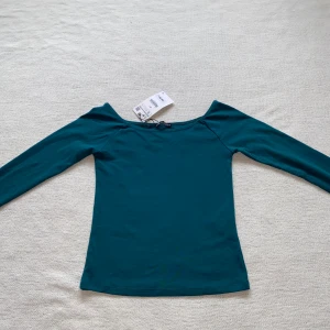 Zara tröja - I nyskick med prislapp kvar