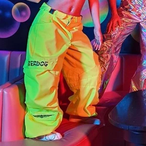 Cyberdog byxor (orange) - Byxor från cyberdog i london. Lyser i uv. Nypris: 1200kr. Oanvända. Pris kan diskuteras. Färg bild 2